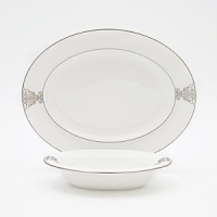 Vera Wang, in collaboration with Wedgwood, has designed a tableware collection full of understated elegance, classic beauty that embraces the ultra chic, sophisticated style that Vera is known for. Imperial Scroll features a graceful platinum scroll adornment that brings to mind ancient royal artwork.