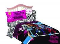 Mattel 64-Inch by 86-Inch Microfiber Comforter, Monster High Ghouls Rule, Twin