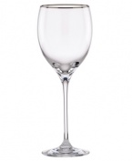 The epitome of elegance, this Lenox wine glass glistens in simply stunning crystal trimmed with polished platinum.