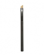 Crafted to apply just the right amount of color to the eyelids, the luxurious large eye contour brush makes blending and highlighting a breeze. Its soft bristles gently dress lids in a smooth wash of color.