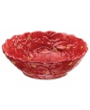 Martha Stewart Collection makes the table merrier than ever with the sculpted amaryllis bowl. Covered in vibrant red blooms, it complements the graceful Holiday Garden dinnerware pattern.