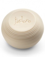 A creamy, pure white-non-drying soap that's perfectly pH balanced for a woman's delicate skin. Enriched with relaxing fruity floral essences in the J'Adore bouquet that release into a lush, exquisitely scented lather. Subtle ribbed lines echo the magnificent golden African Masai collars that inspired the J'Adore bottle. 150 gr. 