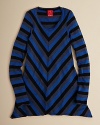 Distinct chevron stripes evolve into horizontal stripes at the back panel of Ella Moss' lovely long scoop neck tunic.