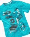 Make some noise. Give him standout casual style he can rock anywhere with this graphic t-shirt from DKNY.