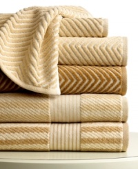 Get the spa treatment with this Desert Spa bath towel from Lauren Ralph Lauren, featuring a herringbone design in a warm tan colorway. Finished in pure cotton.