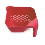 This ergonomically designed Joseph Joseph colander offers a with large vertical grip for stable handling. Square corners allow for more careful emptying, and larger, vertical holes allow liquids to drain quickly and efficiently.