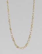 A classic style with radiant 18k gold circle and oval links. 18k goldLength, about 33Lobster clasp closureMade in Italy