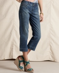 Reinvent your denim look for warmer days with these capris from Tommy Hilfiger. The vintage-inspired wash and cropped, straight leg make them instant springtime classics.