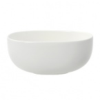 Villeroy & Boch's Urban Nature oval vegetable bowl brings a dynamic new dimension to your table setting. The elegant bone-white porcelain pieces assume fluid, organic shapes for an effect that is both architectural and aerodynamic. Simple yet casually chic, Urban Nature is sure to take your next occasion to unexpected new levels.