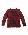 GUESS Kids Boys Long-Sleeve Crewneck Shirt with Flag Scr, RED (16/18)