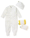 Noa Lily frolicking ducks are featured on this soft cotton collection for your new arrivals. Stored in a reusable basket, the set includes footie, hat and two burp clothes.