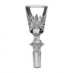 The perfect companion for a fine vintage, this crystal stopper from Waterford Crystal features the Lismore pattern's diamond-like facets.