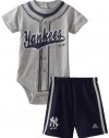 MLB Infant New York Yankees Jersey Short Set (Heather Grey, 18mos)