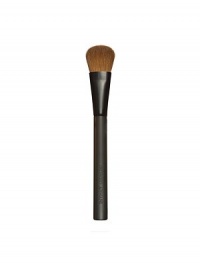 Made from luxuriously soft sable, this flat brush is slightly rounded at the edges to precisely follow the curves of the face. Dispensing the perfect amount of makeup onto the face, the blender brush creates a flawless, second-skin effect when used with any Armani foundation. Sensuous application and flawless results. 