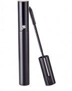 The first vibrating power mascara by Lancôme: 7000 oscillations per minute Press the button and experience a breakthrough sensation in application. In one easy new gesture, let the vibrating brush combined with an exquisitely smooth formula wrap every lash up to 360°. Instantly see a fascinating gaze: lashes appear ultimately extended, remarkably separated, and virtually multiplied in number.