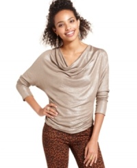 Dazzle 'em this party season in Fresh Brewed's metallic cowl-neck top. Perfect draping makes this piece a sophisticated match to your boldest bottoms.