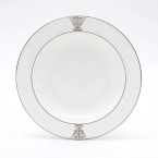 Vera Wang, in collaboration with Wedgwood, has designed a tableware collection full of understated elegance, classic beauty that embraces the ultra chic, sophisticated style that Vera is known for. Imperial Scroll features a graceful platinum scroll adornment that brings to mind ancient royal artwork.