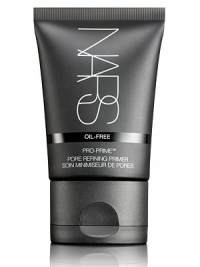 This lightweight oil-free primer instantly refines the look of pores to regulate shine to create an immaculate canvas. Mineral Powders manage oil in the T-Zone and other shine-prone areas while Pure Lentil Seed extract diminishes the appearance of dilated pores over time for a more refined appearance. Makeup glides on and blends easily for an application that stays fresh and vibrant for hours on end. 1 oz. 