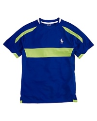 Rendered in ultra-breathable soft-touch mesh, this tee features a bold, color-blocked pattern for an athletic look.