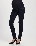 The sleek, skinny-leg silhouette of dark denim with an expandable, elastic belly panel is the ultimate choice in maternity style. THE FITSlim-leg Rise, about 11 Inseam, about 34½THE DETAILSFaux fly Five-pocket style Contrast topstitching Dark washCotton/polyester/lycra; machine wash Made in USA 