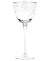 Birch branches grow around this graceful crystal wine glass, turning formal tables into serene landscapes. A contemporary design refined with polished platinum, it complements the Noritake crystal stemware collection with breezy, all-natural beauty.