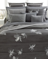 This Vera Wang Charcoal Flower European sham is the perfect finishing touch to your bedding ensemble. A solid landscape with framed borders provide a chic effect. Envelope closure.