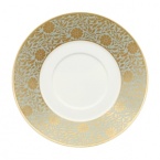 Villeroy & Boch's Aureus dinnerware is a decadent delight: golden filigree is lavished on an aquamarine decoration that stepped right off the fashion runway. Bursting lotus blossoms adorn plates and service pieces, adding shades of fuchsia, tangerine and sapphire. Aureus is a modern classic representing the convergence of past and present.