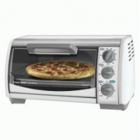 Black & Decker TRO490W Toast-R-Oven Classic 4-Slice Countertop Oven, White