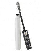 Give your lashes an XL boost. This innovative mascara base maximizes the result of any Lancôme mascara. Features micro-fibers for enhanced effect; triangular brush helps separate lashes.