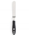 Celebrate any special occasion with a lovingly prepared cake, all dressed up with a baker's touch. Use this long, narrow spatula to create a perfectly presented cake covered in a smooth, even surface of tasty icing. Limited lifetime warranty.