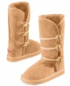 She'll step out into chilly weather in comfort with these cozy merino-wool lined boots from Ukala by Emu Australia.