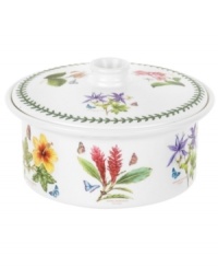 An exotic take on the much-loved Botanic Garden pattern, this covered casserole blooms with lush, tropical varieties like ginger and hibiscus. Portmeirion's trademark triple-leaf border puts the finishing touch on this new dinnerware classic.