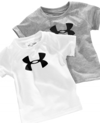 Simple and sporty, this Under Armour tee is just what your little winning star needs.