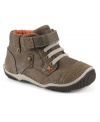 Whether he's hiking through the tall grass in the backyard or testing out his newest toys on the sidewalk, your little man needs a rugged boot that can withstand his active play. The SRT Garett has a soft leather and suede upper with elasticized laces and a hook-and-loop strap for a comfortable, secure fit. Sensory Response Technology allows your baby to feel the ground beneath him, reducing stumbles, falls and frustration.