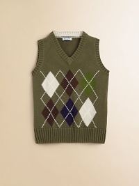 A handsome sweater vest is rendered in soft, ultra-plush cotton with classic argyle print.V-neckSleevelessPullover styleCottonMachine washImported