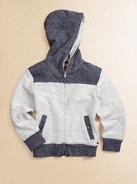 A cotton hoodie with colorblock appeal. Plus, it offers convenient front pockets and zipper front.Attached hoodLong sleevesFront yokeFront zipperSlash pocketsBack yokeCottonMachine washImported