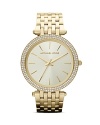 This classic style Michael Kors gold watch with a bracelet strap is an accessory staple you'll turn to time after time.