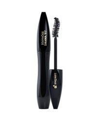 Get instant lash drama in a single coat with this ultra volume-boosting mascara that'll take lashes from so-so to show-stopping. The full contact brush, with its S-shaped curve, grasps and loads lashes for a fanned out, full body fringe. Lancôme's luxe Texturizing Complex features highly saturated waxes and intense black pigments for maximum lash volume. The triple coating system delivers a fluid and creamy application to quickly and easily build big, battable lashes that won't clump or flake.