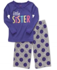 She can shout out her big sister in this comfy Little Sister pajama top and pants set from Carter's.