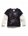 GUESS Kids Boys Slit Neck Shirt with Front Art, NAVY (4)