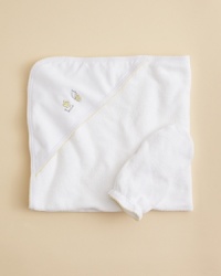 Decorated with droll duck embroidery and scalloped trim, this soft bath towel and washing mitt set promises a bath time you'll both love.