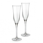 Waterford Crystal introduces Clearly Waterford, a stunning new crystal glass that is beautifully packaged in sets of 2 in their signature gray giftbox. This sophisticated yet understated collection retains the intrinsic brilliance of crystal with the cutting focused on the foot of the glass and combines this with the simplicity of a perfectly clear wine bowl. The distinctive yet versatile collection is perfect for both special occasions and every day use.