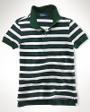 The timelessly preppy short-sleeved polo shirt in striped cotton mesh.