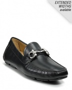 The Parigi loafer finishes your look with sophistication. It features a moc toe and a gancini bit at the tongue.