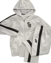 With this comfortable hoodie from Sean John, he'll be able to get his head in the game.