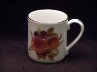 Royal Worcester Evesham Gold Mug with Peach and Blackberry Motif