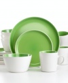 Made to last and easy to love, Oneida's Color Burst dinnerware boasts everyday durability and a modern two-tone design. A treat for tables of four, this set combines bright white and kiwi green in clean coupe shapes.