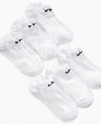 A sock that performs! This six-pack of crew length socks from Nike scores.