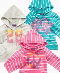 Get graphic! She'll have no problem telling everyone how much she loves this hoodie from So Jenni. (Clearance)