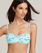 A lively beach scene plays out on this Lilly Pulitzer bikini top, crafted in a classically feminine twist bandeau silhouette.